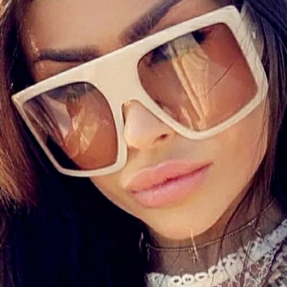 🤍White & Tea Visor Sunglasses🤍 - Picture 6 of 8